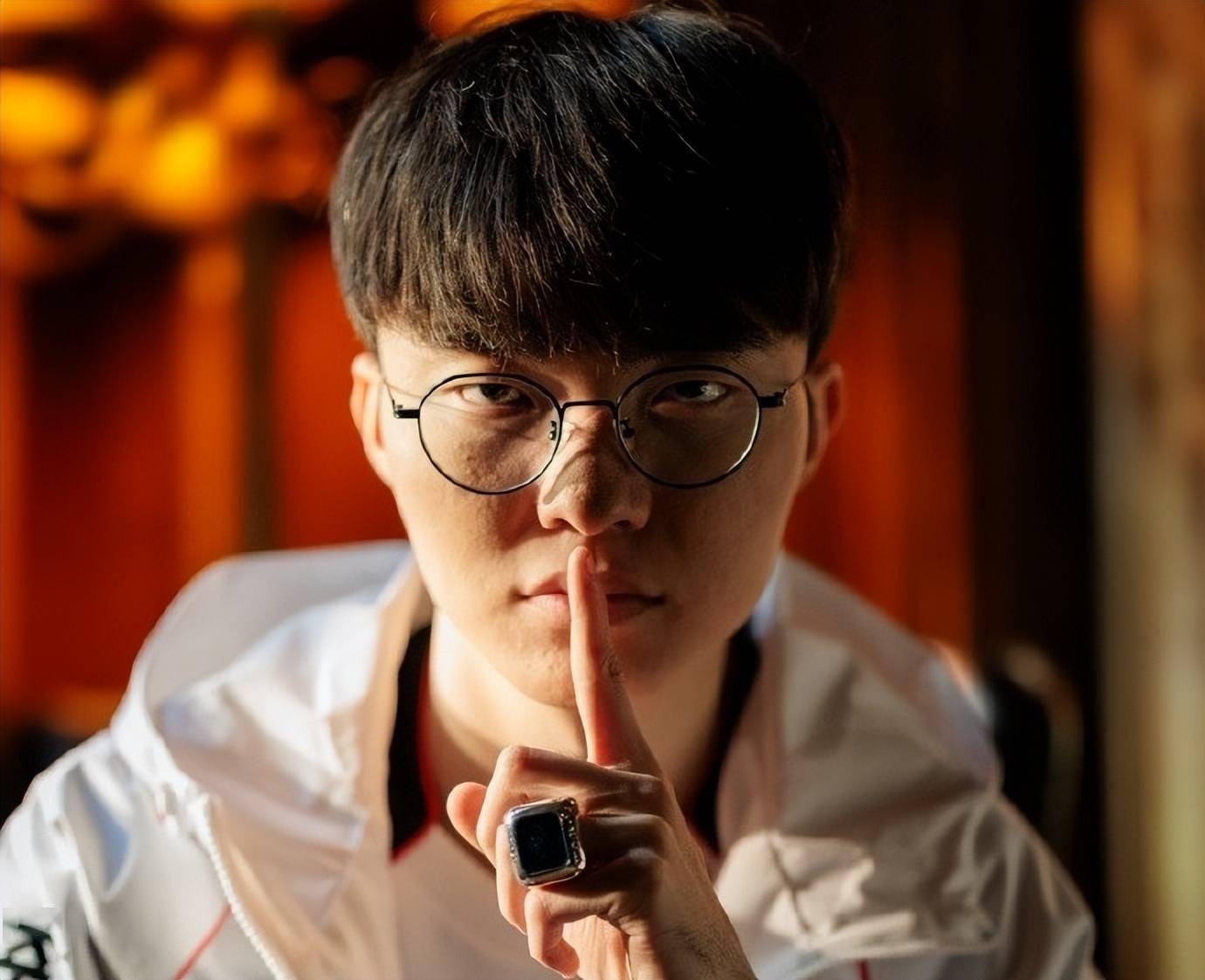  Faker连续五场比赛得分超过刷新纪录，独行侠不断突破！赛场气氛高涨