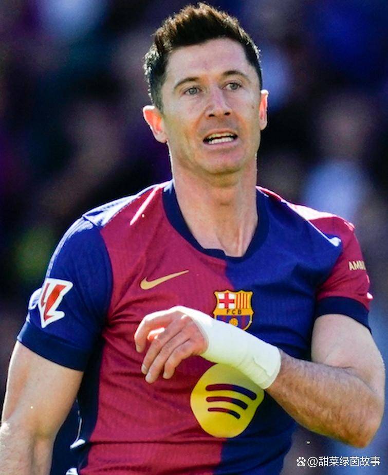 关于莱万多夫斯基在巴塞罗那比赛中战术调整，逆转引发热议！的信息