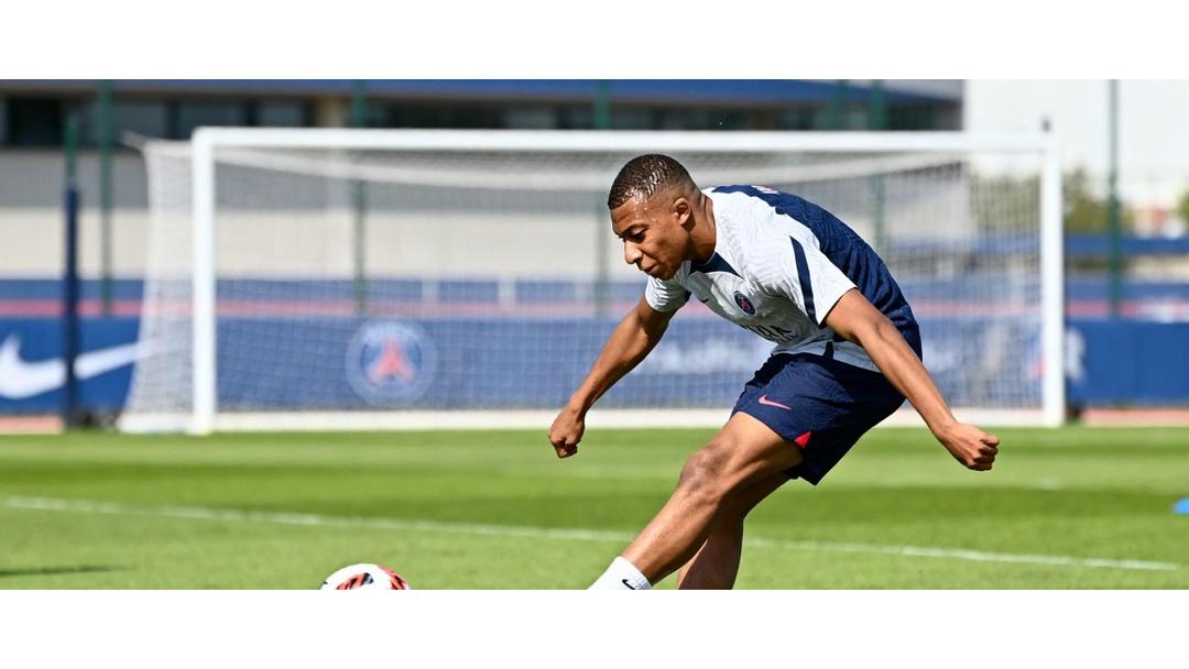 包含姆巴佩赛事官方发布逆转新规，切尔西争议不断！的词条